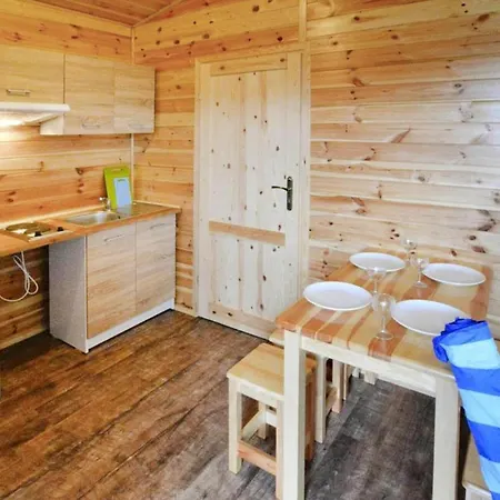 2 Bedroom Amazing In Przewloka Przewloka (Pomerania)