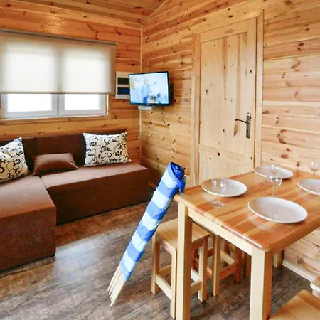 בית נופש 2 Bedroom Amazing In Przewloka