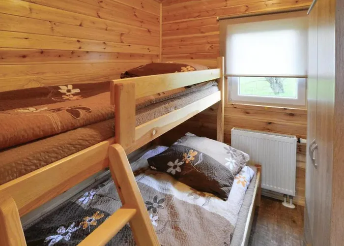 Дом отдыха 2 Bedroom Amazing In Przewloka *